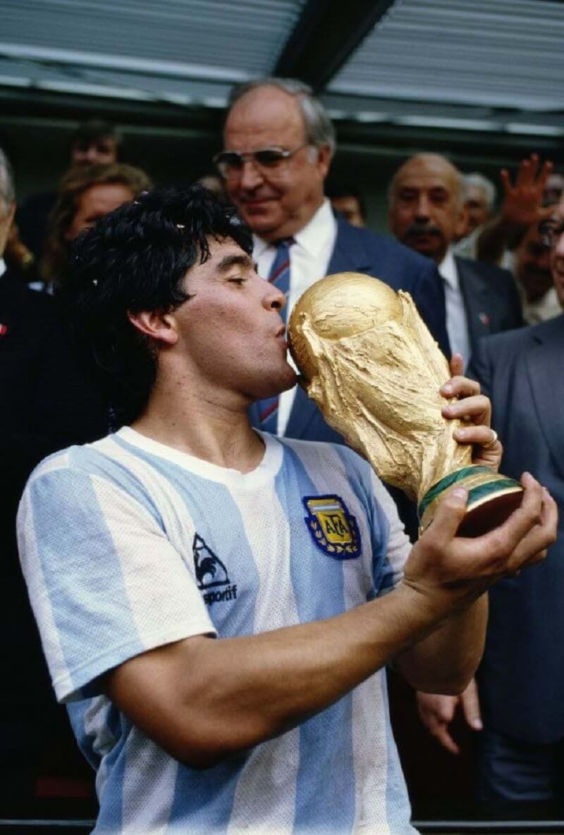 Maradona - Cầu thủ vĩ đại nhất thế giới