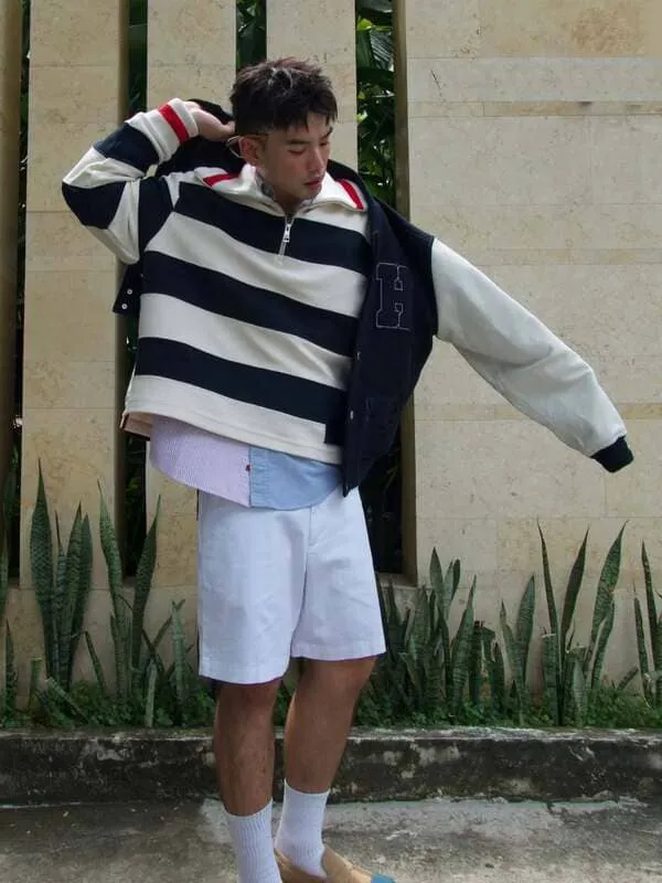 anh-the-thien-street-style-2 Thể Thiên street style áo kẻ ngang, khoác varsity và quần short trắng
