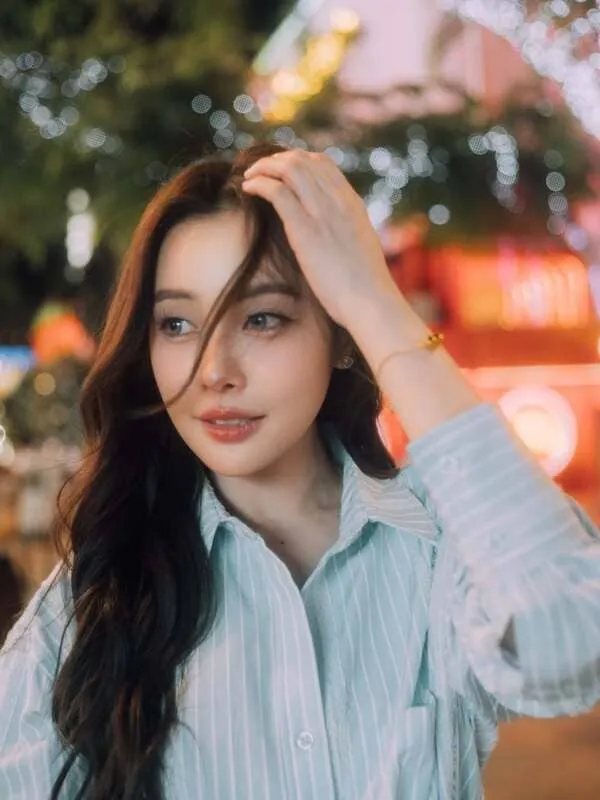Thông tin chung về Oom Eisaya Hosuwan