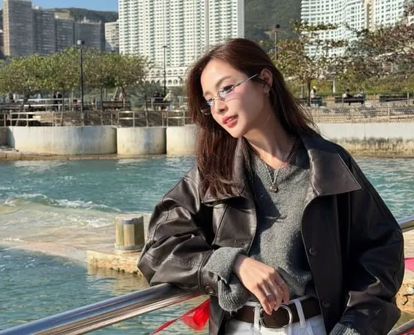 Oom Eisaya Hosuwan trong chuyến du lịch