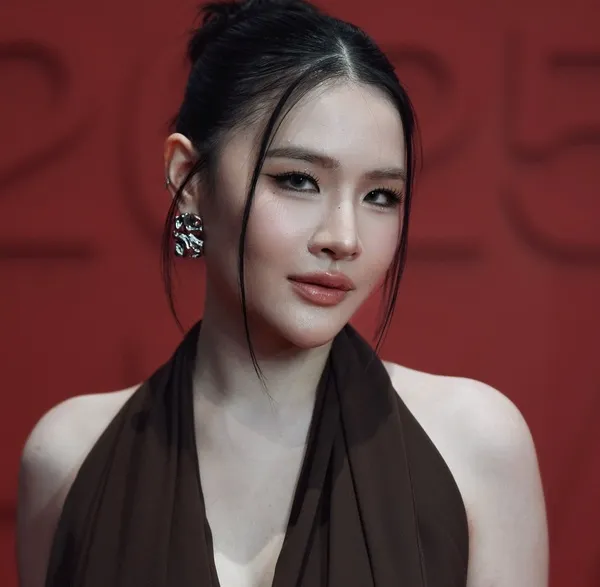 Diễn viên Aom Pundao Panyabaramee