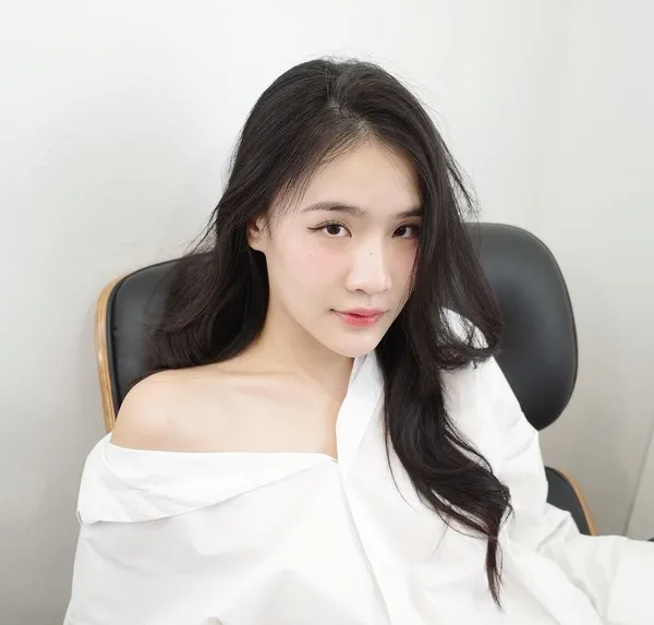 Aom Pundao Panyabaramee cuốn hút ánh nhìn