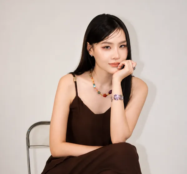 Aom Pundao Panyabaramee vừa đáng yêu vừa gợi cảm
