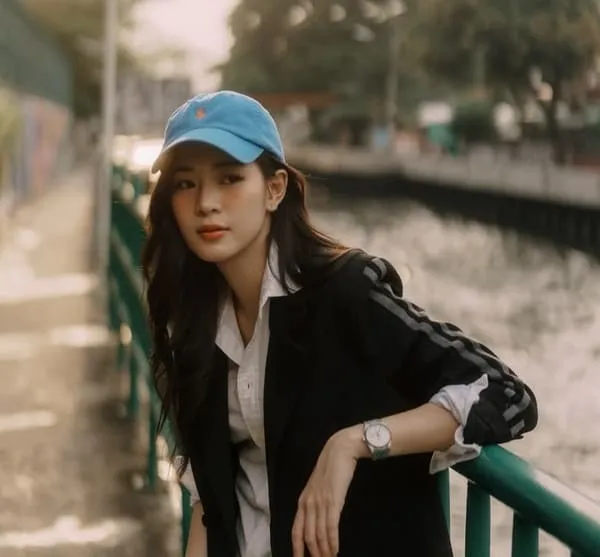 Ảnh Apple Lapisara Intarasut street style đường phố