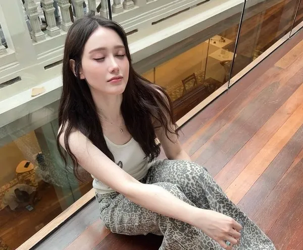 Chari Charisar diễn viên