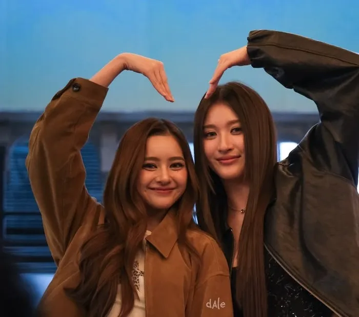 ViewMim - couple girl love GMMTV