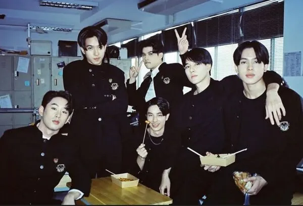 Các diễn viên nam thân thiết trong High School Frenemy