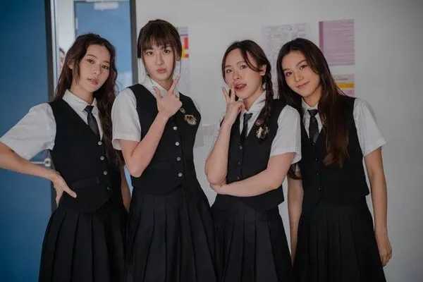 4 diễn viên nữ trong High School Frenemy