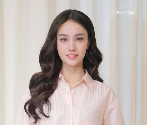 Jayna Angelina Stevens trang điểm nhẹ nhàng