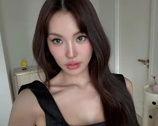 Kapook Ploynira Hiruntaveesin ảnh selfie