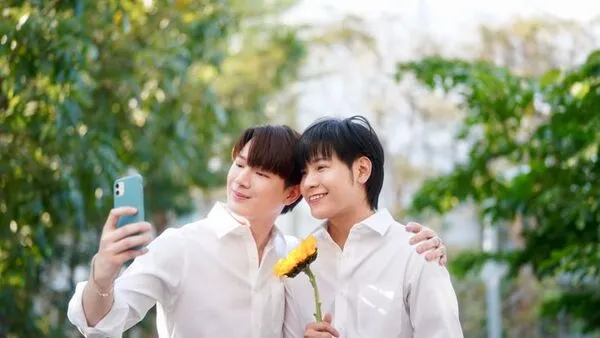 Mối quan hệ tiền bối hậu bối của KristSingto