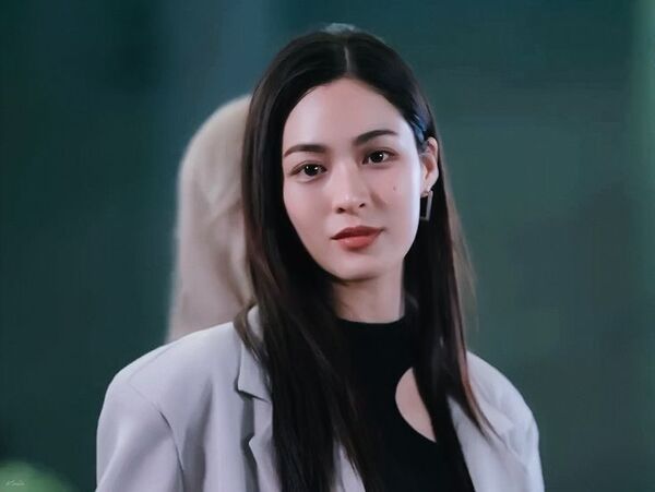 Lingling Kwong hóa thân thành Tawan