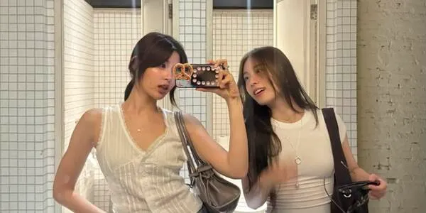 PahnFond selfie trước gương
