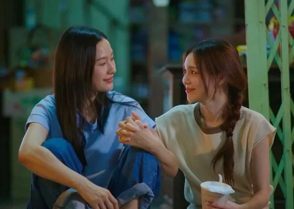 Cửa hàng tạp hóa Cá Voi của cặp đôi MilkLove