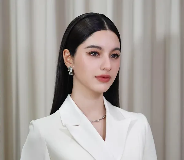 Shelly Phetsai Chanrueang hồ sơ chung