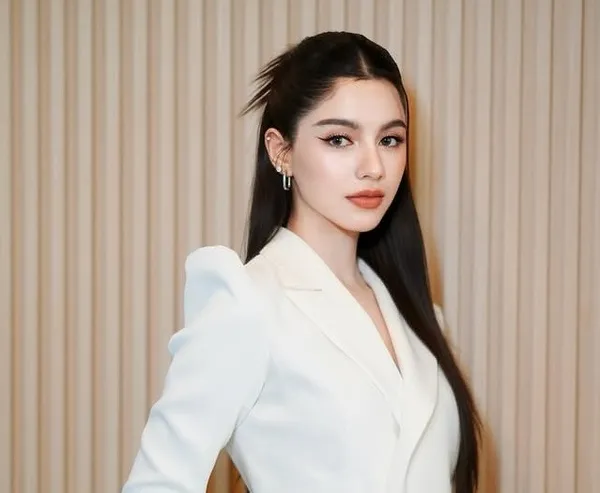 Shelly Phetsai Chanrueang profile lý lịch