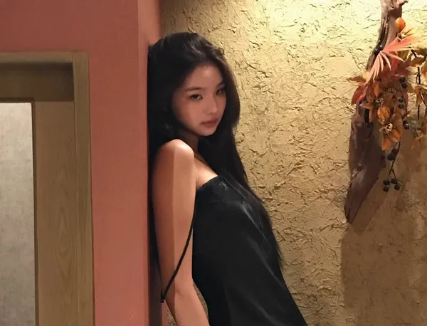 Waifha Chanitsiri Ratananimit tạo dáng sexy